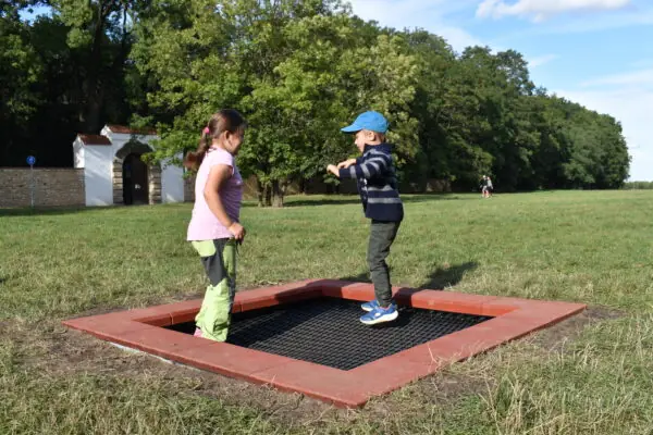 Doplnění venkovního sportoviště u vstupu do Obory Hvězda